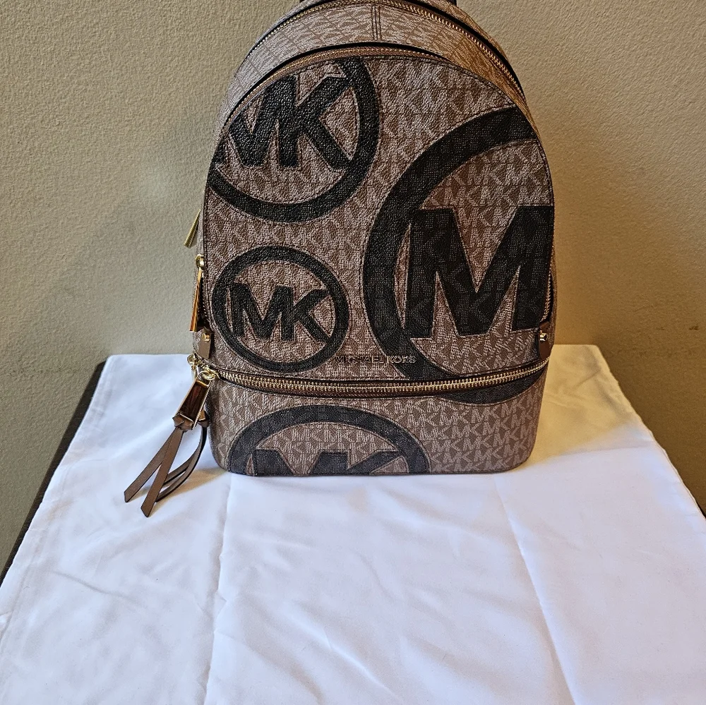 Michael kors medium Backpack - Picture 10 of 16